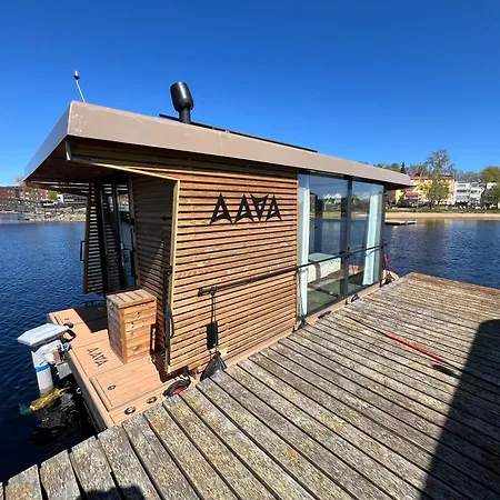Botel Aava Floating 25 *